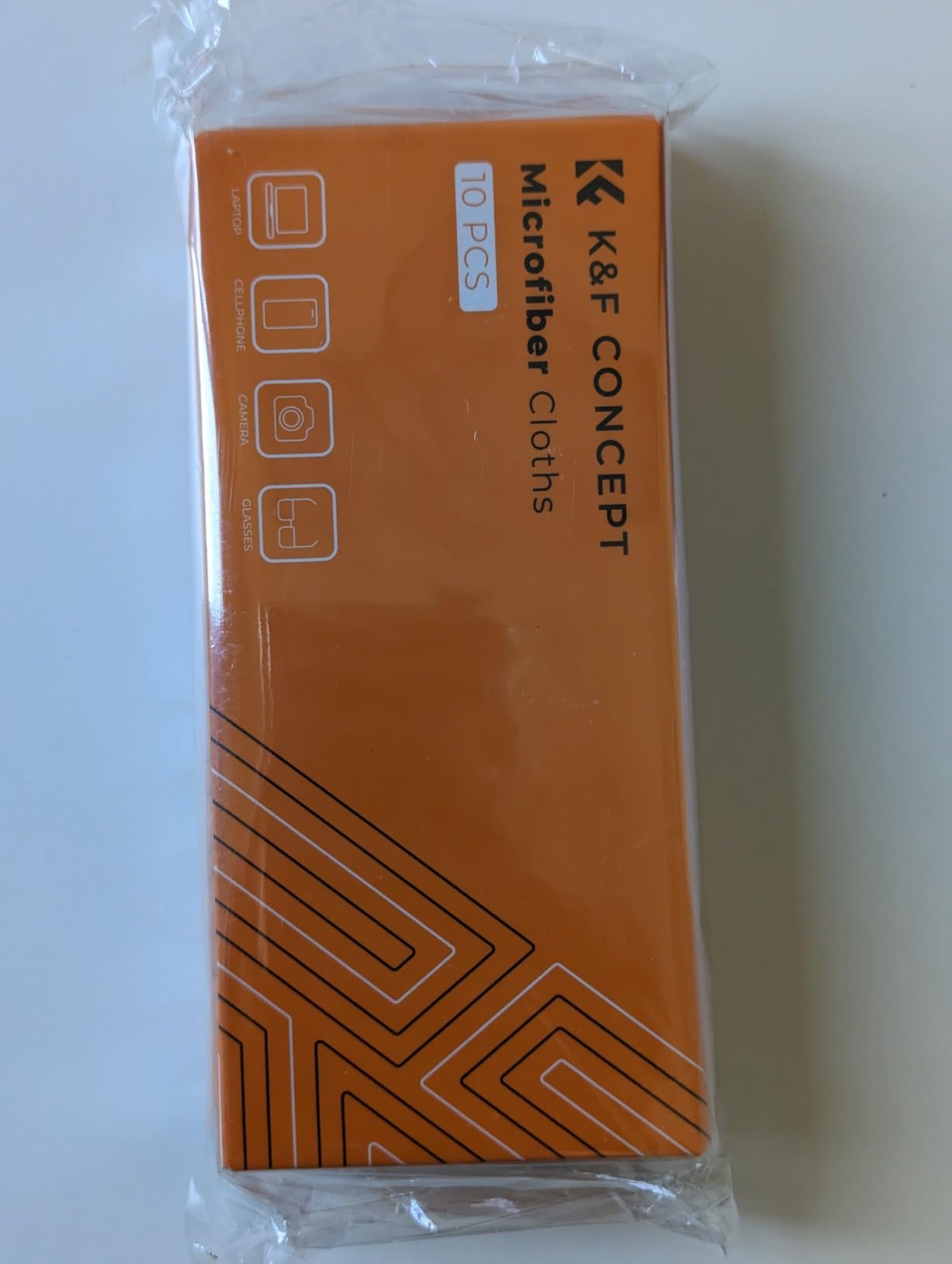 スリムで快適、メガネやレンズに実用的